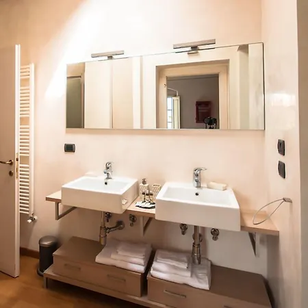 Podere La Rondine 3* פראטו