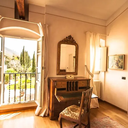 Bed and breakfast Podere La Rondine 3*